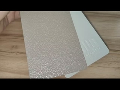 Revestimiento en polvo marrón arrugado