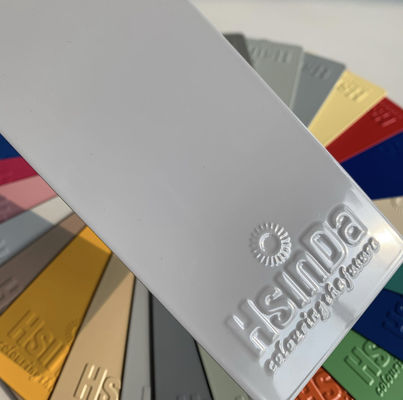 RAL7035 Pintura de recubrimiento en polvo de poliéster gris claro brillante con 180-200 °C Curado para pulverización electrostática