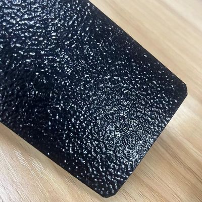 Revestimiento en polvo de poliéster epoxi para superficies metálicas con resistencia a la fumigación electrostática y a la corrosión