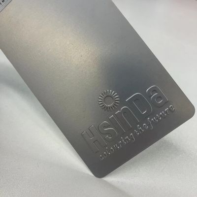 Recubrimiento en polvo electrostático mate transparente con protección UV y resistencia química para alta transparencia