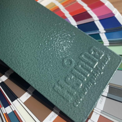 Pintura en aerosol de poliéster epoxi con tono de martillo verde súper duradero, revestimiento metálico para exteriores de 8 a 10 años para barcos